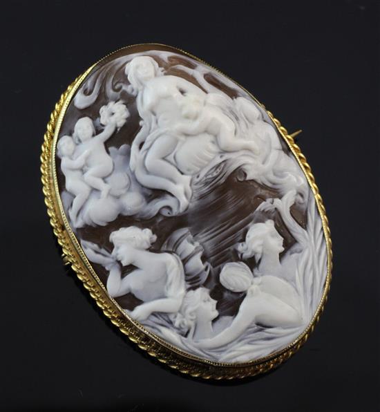 An early 20th century gold mounted oval cameo brooch, 2in.